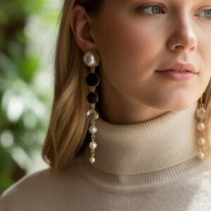 Isaac Mizrahi Gold-Tone Black and Pearl Linear Drop Earrings. (BR666/3)